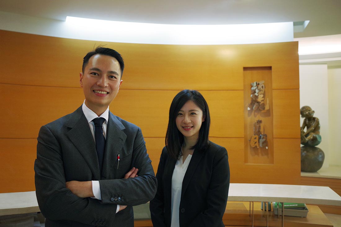 Lih Jing Realty special assistant Mr. Wang (left) and TS Cloud system specialist Karen